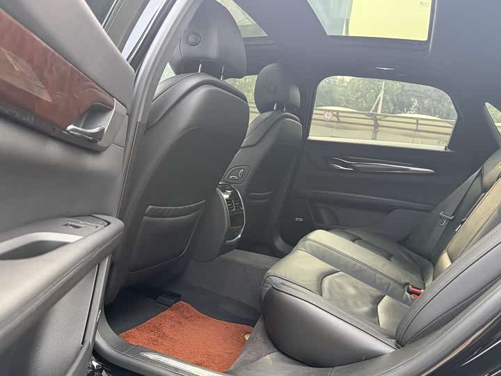 Фото 9 - Cadillac CT6