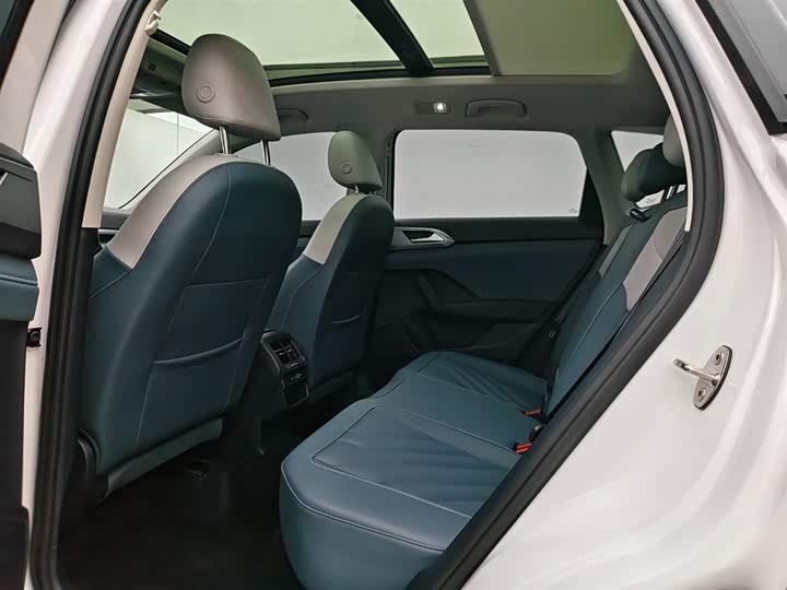 Фото 8 - Volkswagen Tharu