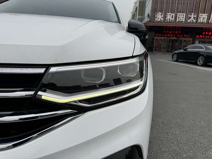 Фото 8 - Volkswagen Tiguan X