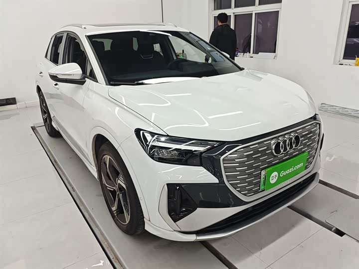 Фото 4 - Audi Q4 e-tron