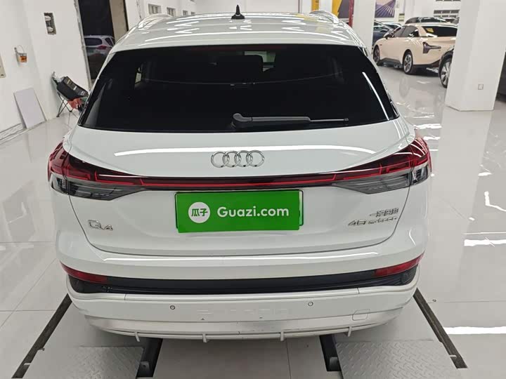 Фото 6 - Audi Q4 e-tron