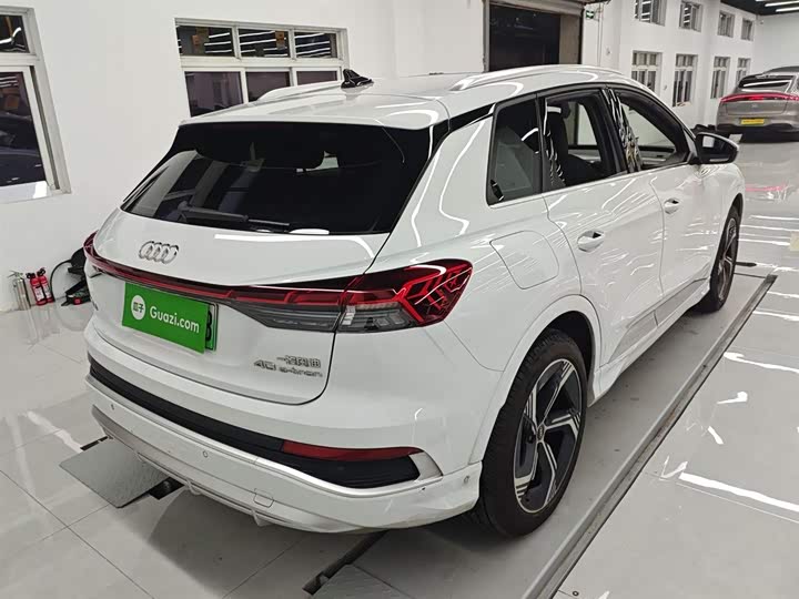 Фото 7 - Audi Q4 e-tron