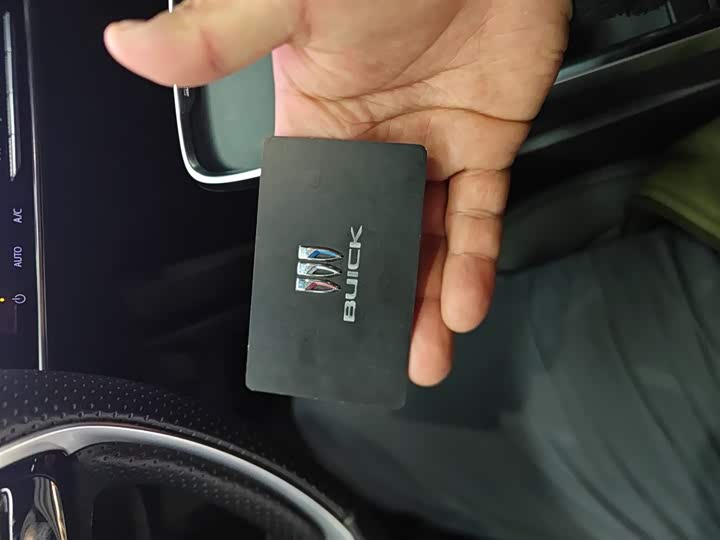 Фото 9 - Buick LaCrosse