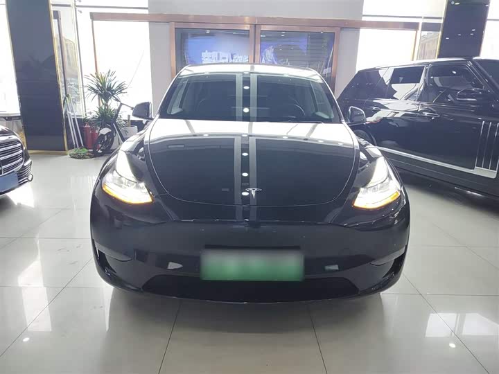 Фото 3 - Tesla Model Y