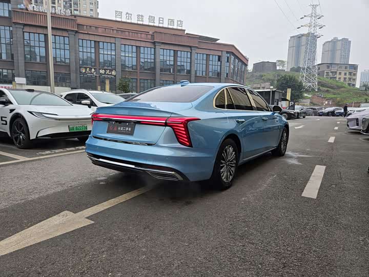 Фото 2 - Hongqi H5