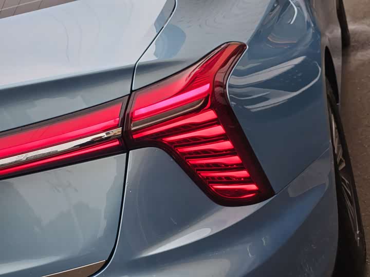 Фото 5 - Hongqi H5