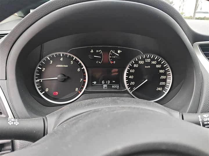 Фото 4 - Nissan Sylphy