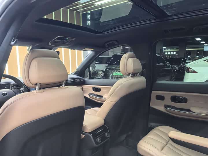 Фото 8 - Nio ES8