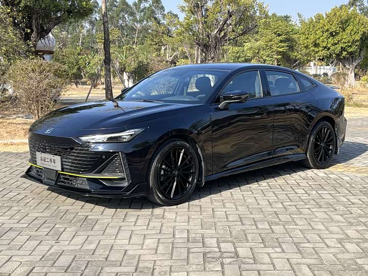 Фото 1 - Changan UNI-V