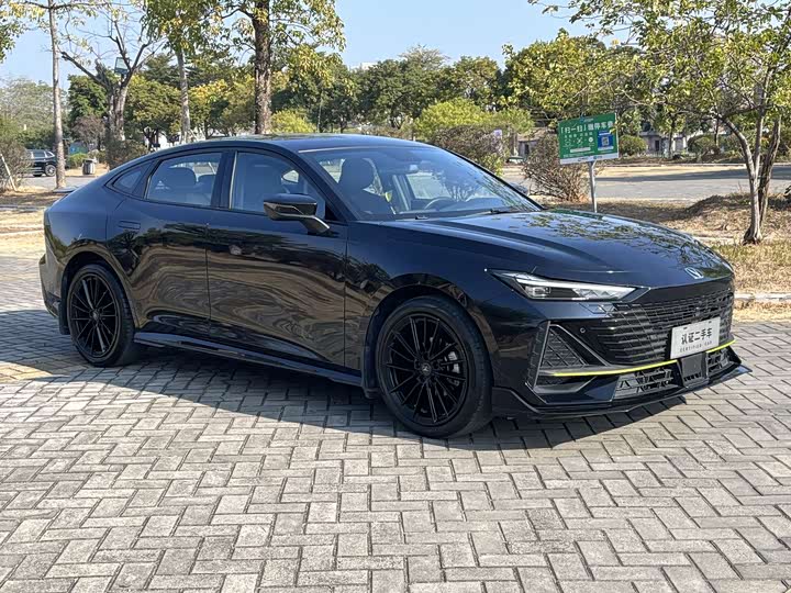 Фото 3 - Changan UNI-V