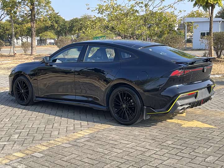 Фото 4 - Changan UNI-V