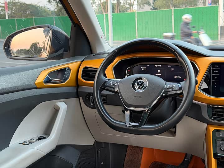 Фото 8 - Volkswagen T-Cross