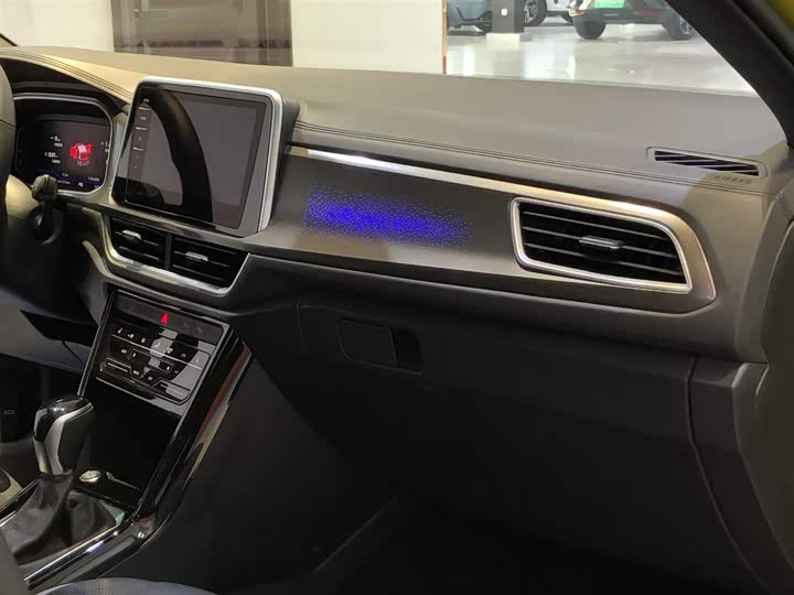 Фото 8 - Volkswagen T-Roc