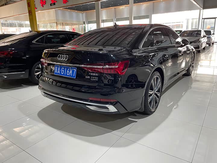 Фото 4 - Audi A6L
