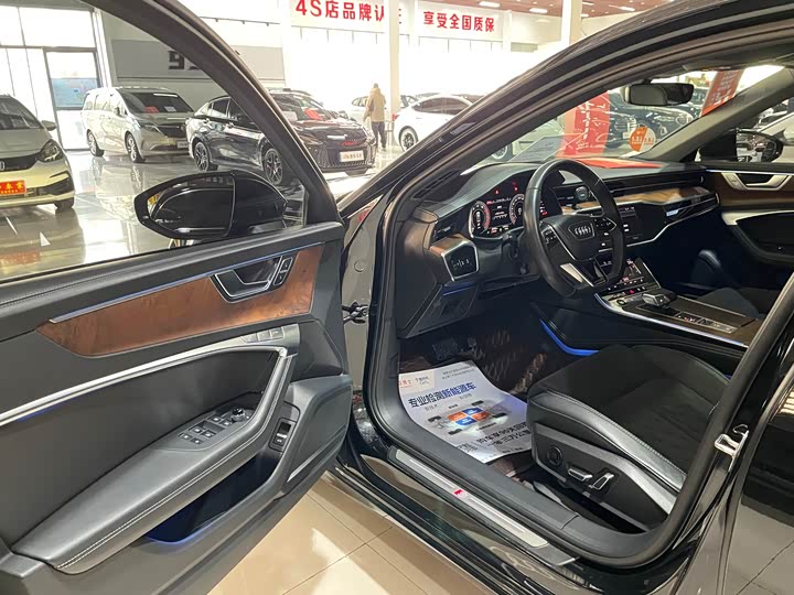 Фото 7 - Audi A6L