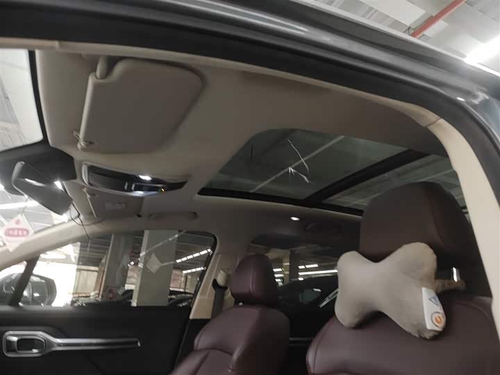 Фото 8 - Geely Okavango