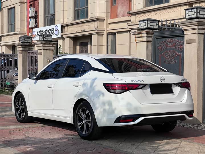 Фото 7 - Nissan Sylphy