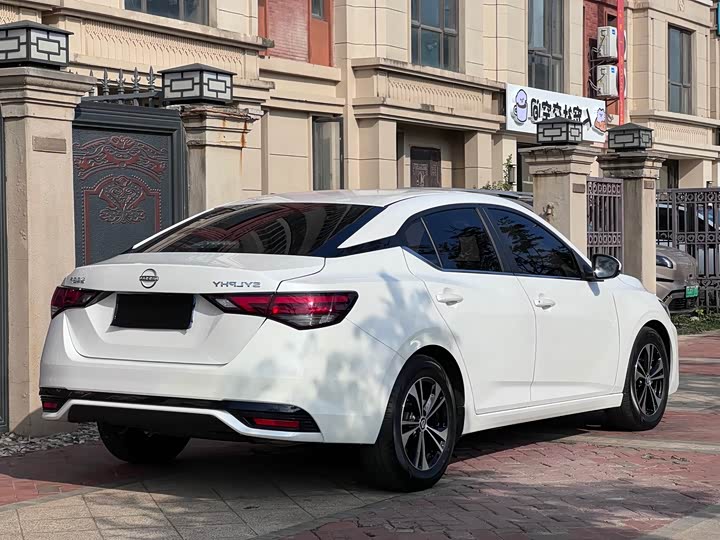 Фото 9 - Nissan Sylphy