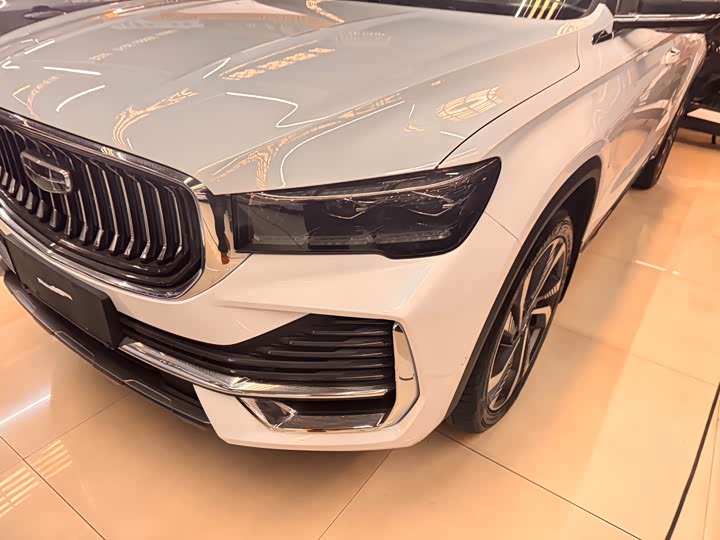 Фото 2 - Geely Monjaro