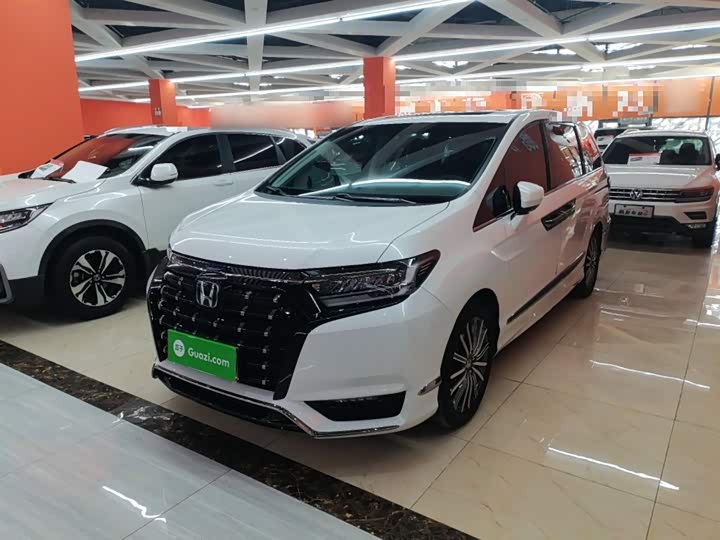 Фото 1 - Honda Elysion