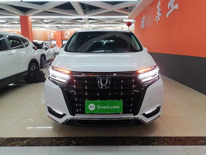 Фото 3 - Honda Elysion