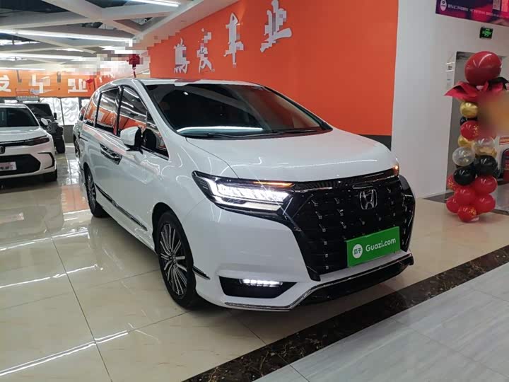 Фото 4 - Honda Elysion