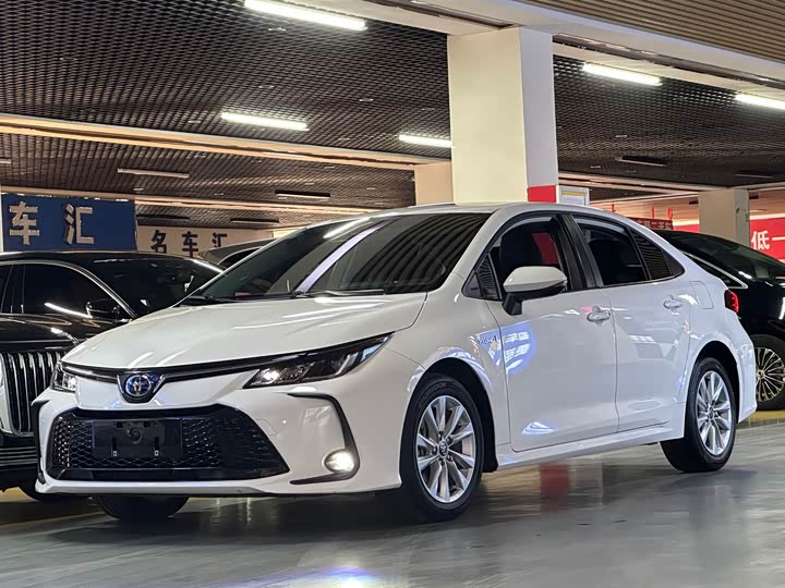 Фото 1 - Toyota Corolla