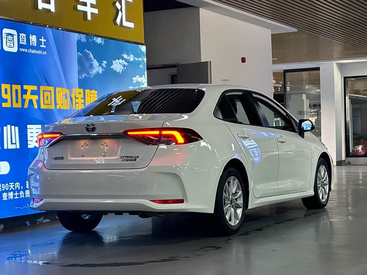 Фото 5 - Toyota Corolla