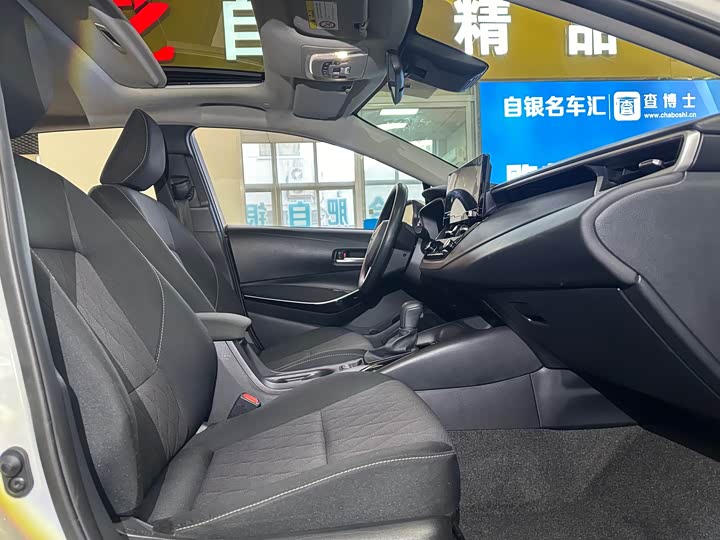 Фото 8 - Toyota Corolla