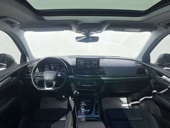 Фото 8 - Audi Q5L