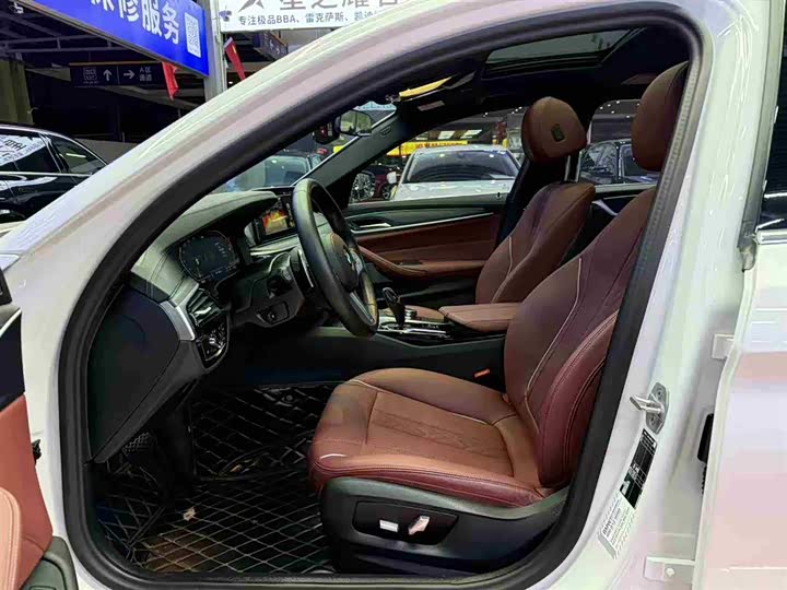 Фото 9 - BMW 5 Series