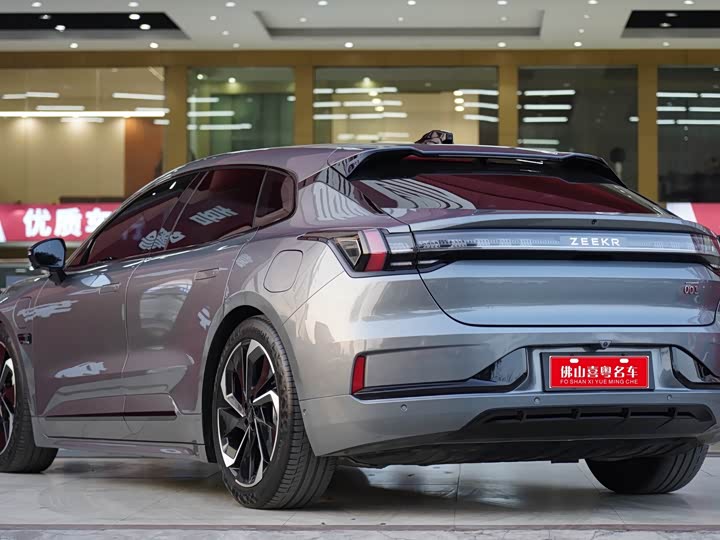 Фото 2 - Zeekr 001