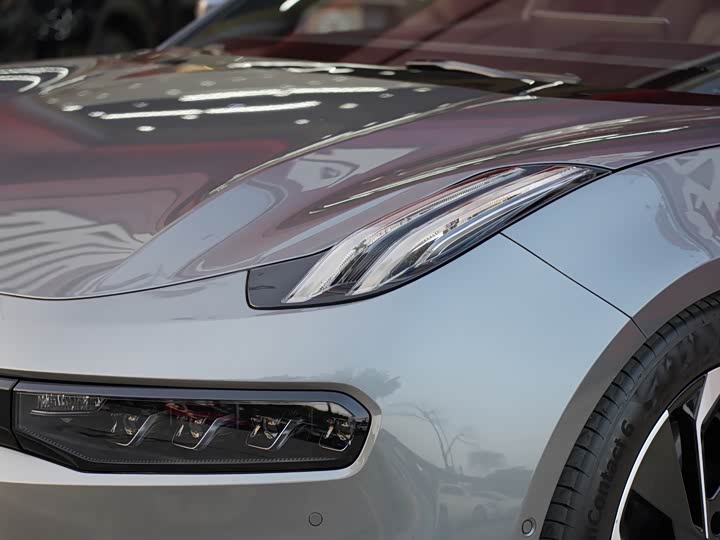 Фото 3 - Zeekr 001