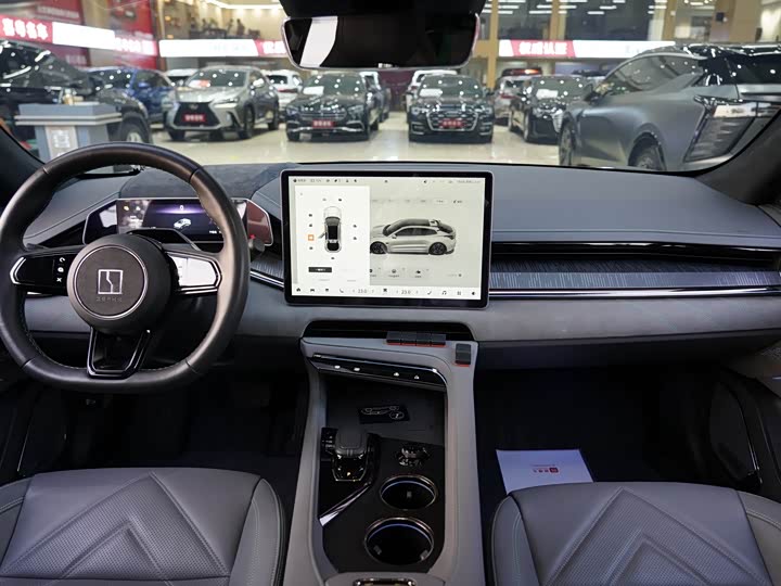 Фото 7 - Zeekr 001