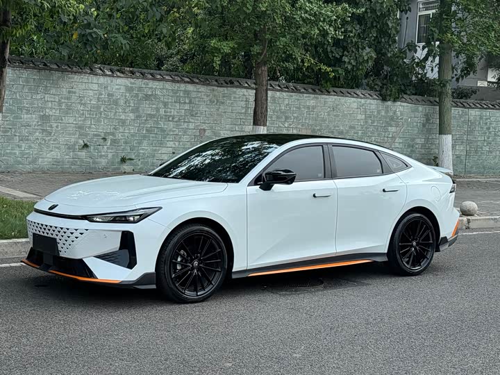 Фото 1 - Changan UNI-V