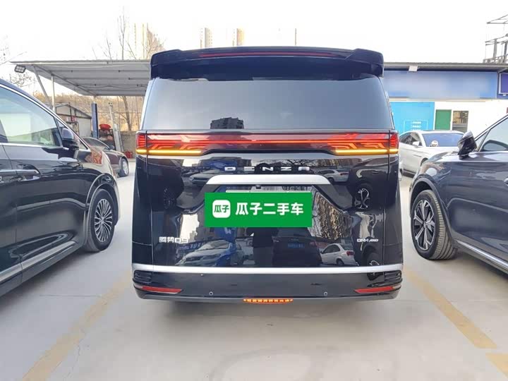 Фото 6 - Denza D9