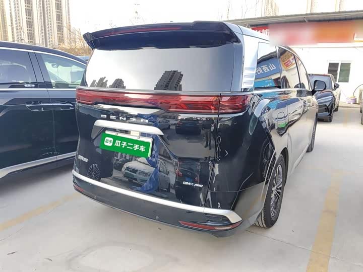 Фото 7 - Denza D9