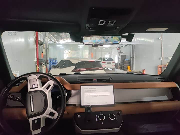 Фото 6 - Land Rover Defender