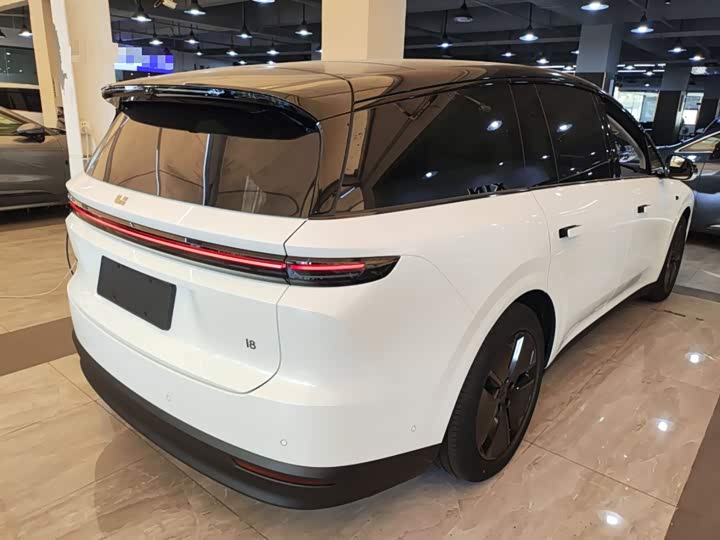 Фото 7 - LiXiang i8