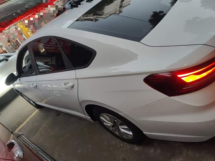 Фото 5 - Volkswagen Lavida