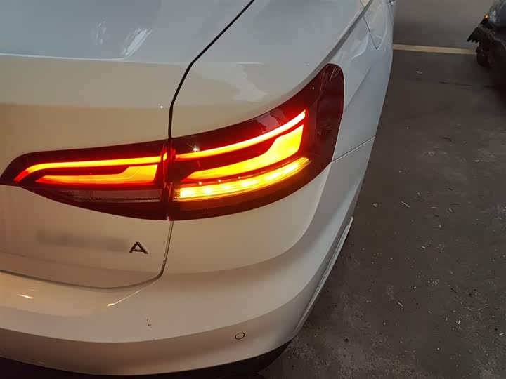 Фото 8 - Volkswagen Lavida