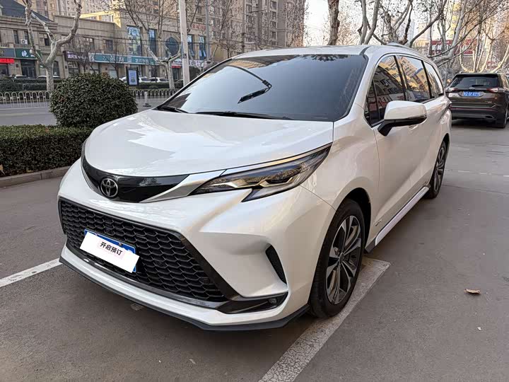 Фото 2 - Toyota Granvia