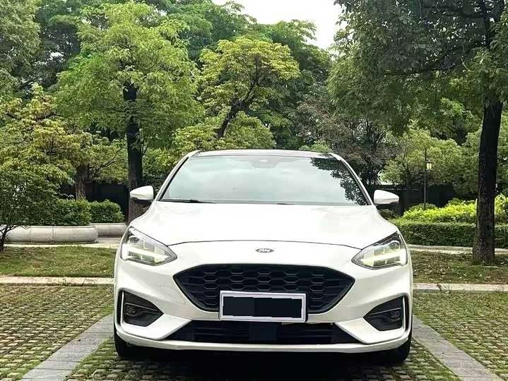 Фото 2 - Ford Focus