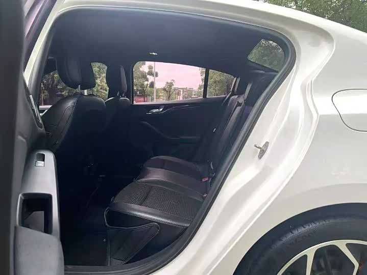 Фото 6 - Ford Focus