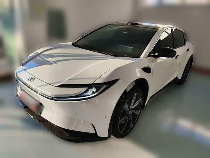 Фото 1 - Toyota bZ5