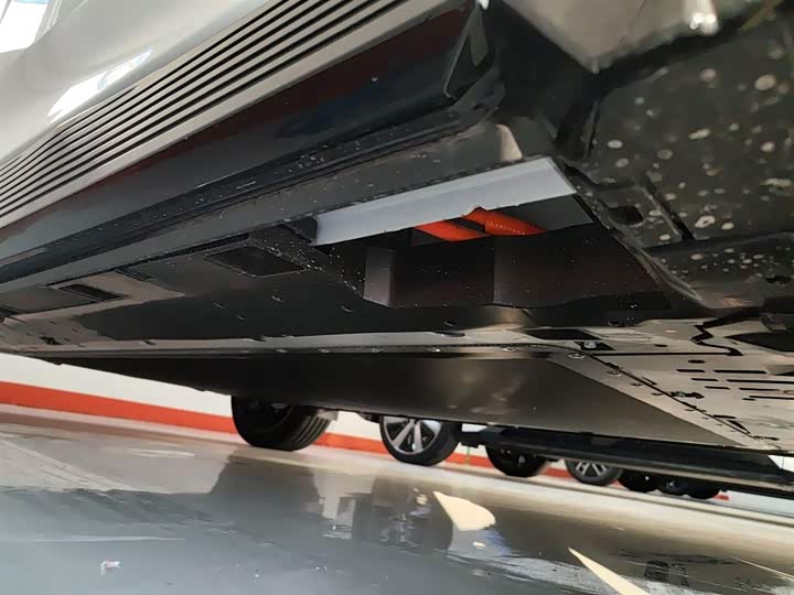 Фото 2 - Toyota bZ5