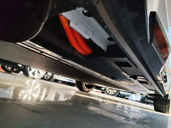 Фото 4 - Toyota bZ5