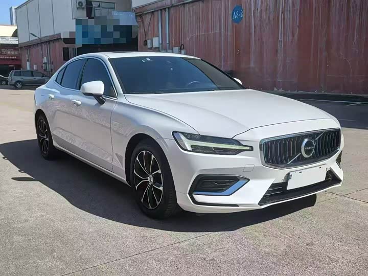 Фото 3 - Volvo S60