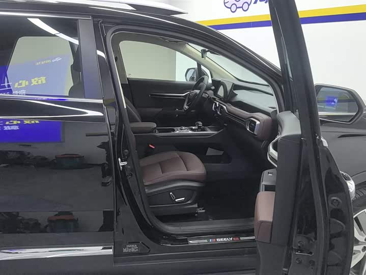 Фото 8 - Geely Okavango
