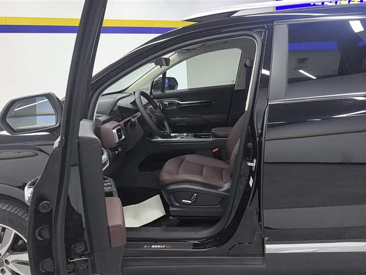 Фото 9 - Geely Okavango